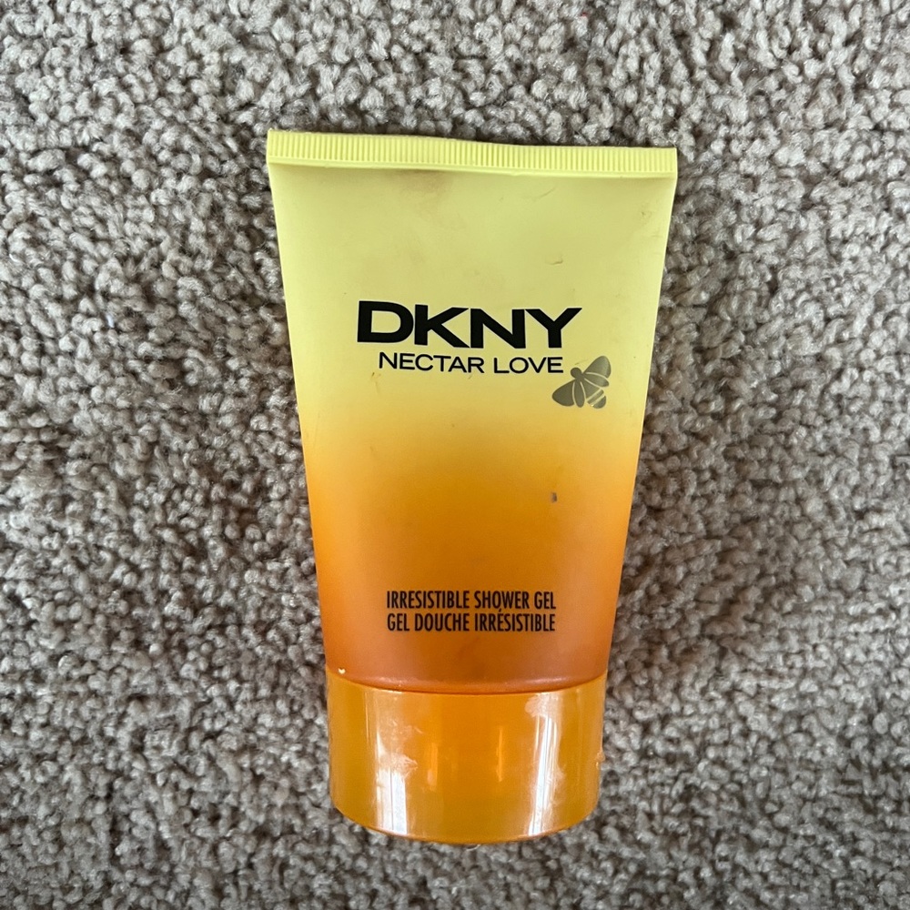 DKNY shower gel